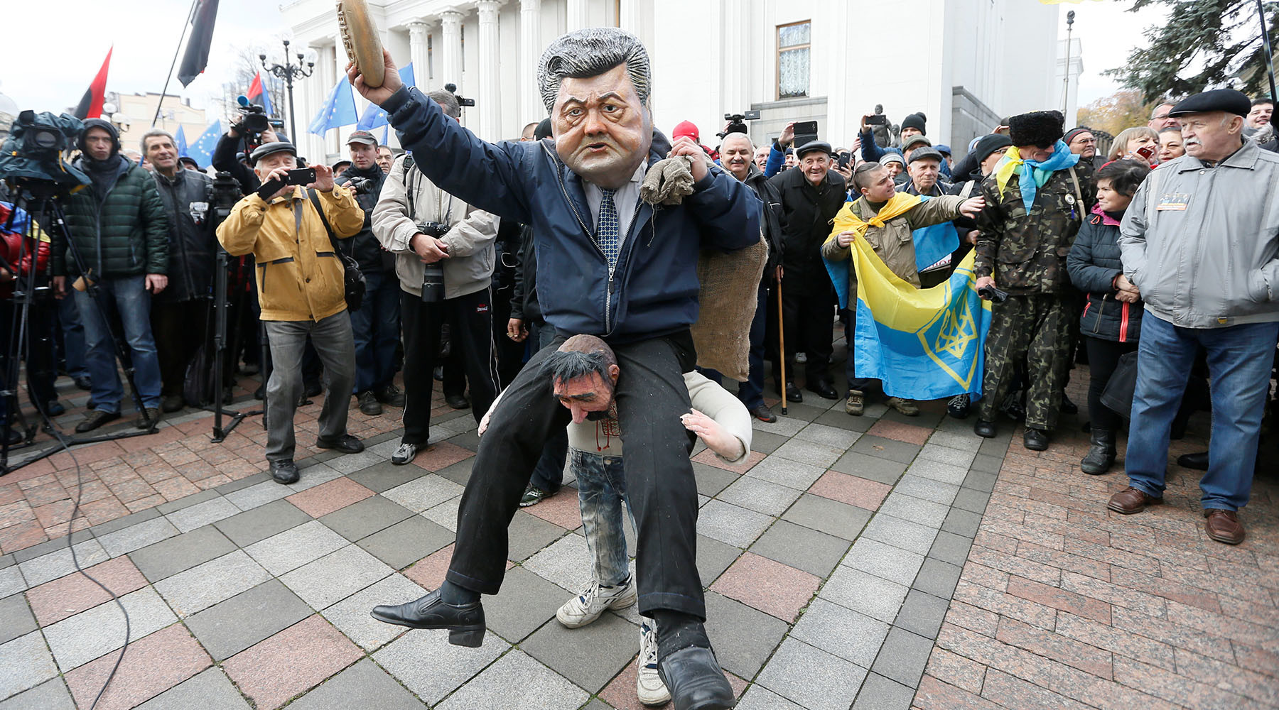 Украинцев последние новости на сегодня. Саакашвили на Майдане. Украинцы сейчас. Саакашвили Майдан 2013. Украинцы плохой народ.
