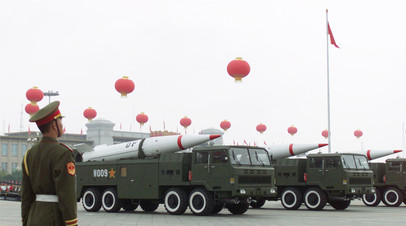 «Дунфэн» — китайская двухступенчатая твёрдотопливная баллистическая ракета средней дальности мобильного базирования
