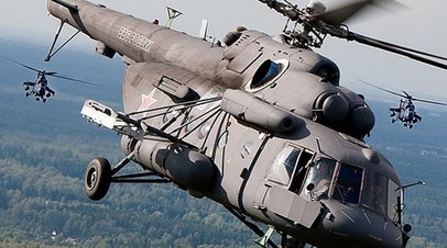 Вертолёты Ми-8 в сопровождении Ка-52 отрабатывают учебные задачи