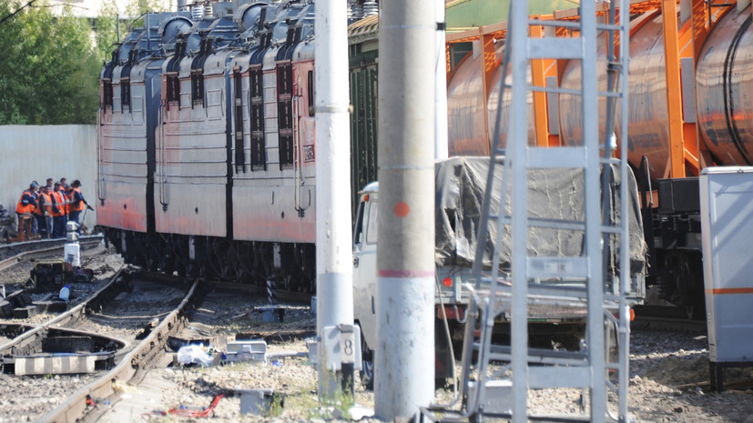 В Свердловской области с рельсов сошли пять вагонов грузового поезда