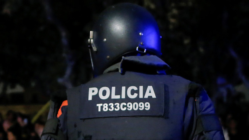 В Барселоне полицейские ищут взрывчатку на железнодорожных путях