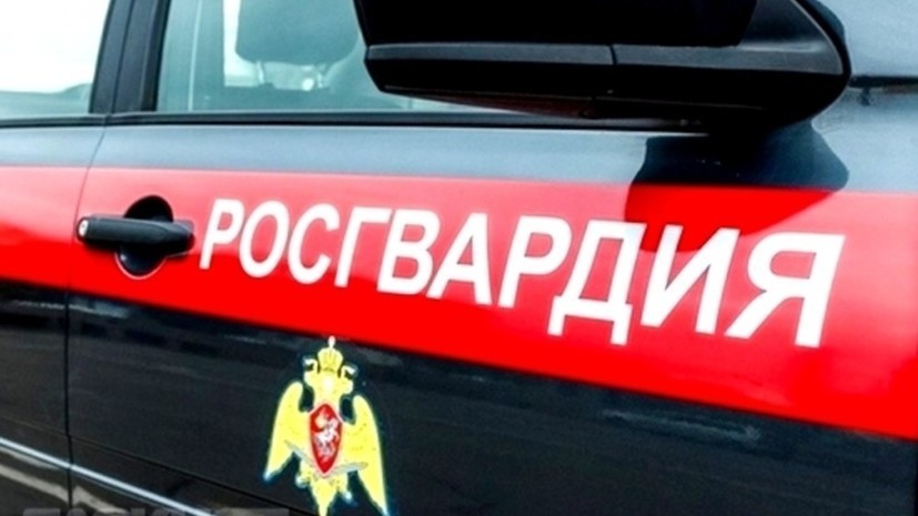 Житель Новосибирска попытался убить в магазине росгвардейца тростью с клинком