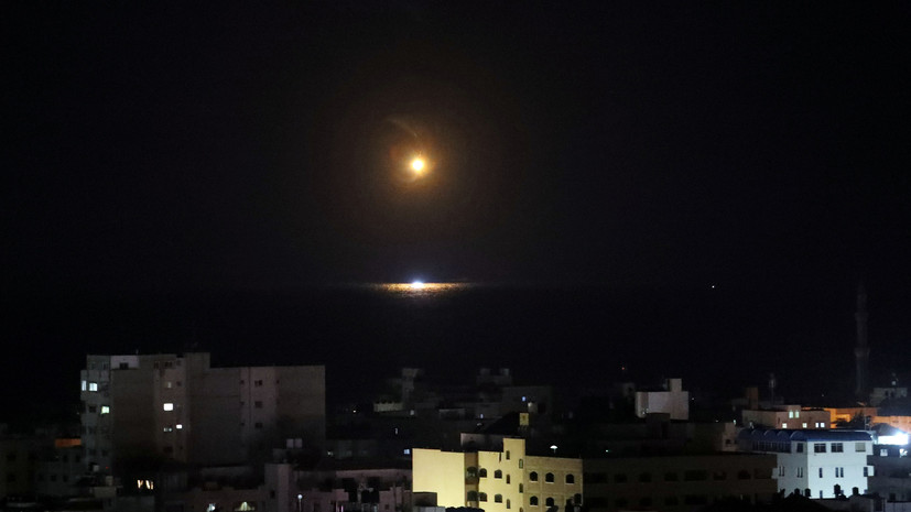 Израиль атаковал более 70 целей в секторе Газа в ответ на обстрелы