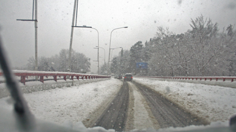 В Ростовской области ограничили движение на ряде трасс из-за снегопада
