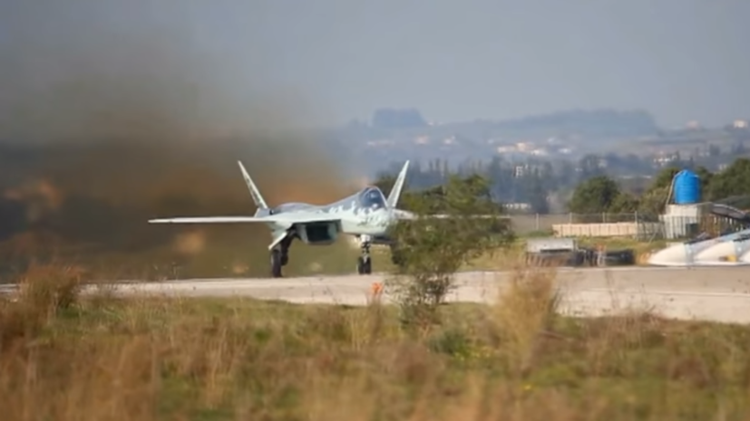 Минобороны опубликовало видео полёта Су-57 в небе над Сирией