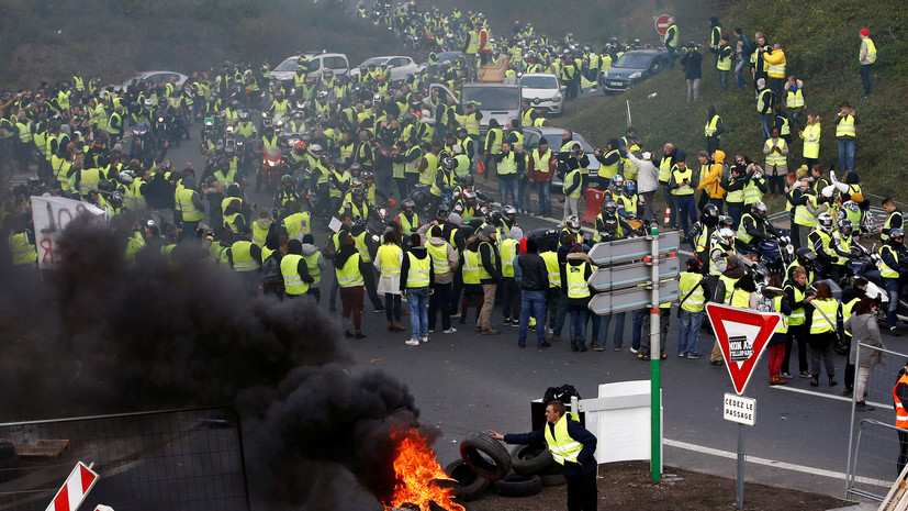 Более 500 человек пострадали в ходе манифестаций во Франции