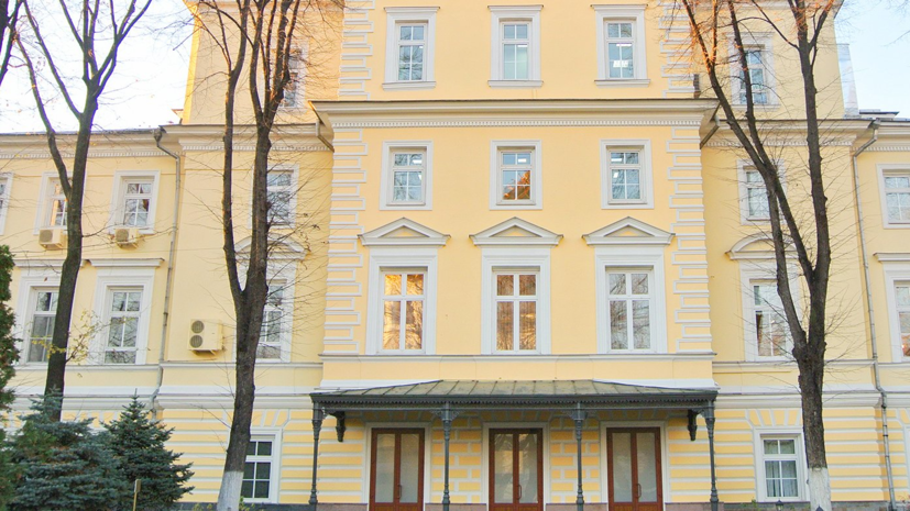 Началась реставрация бывшего здания Первой московской мужской гимназии