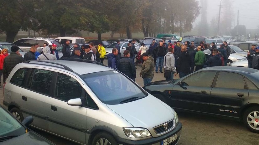 Протестующих на Украине автомобилистов призвали не действовать радикально