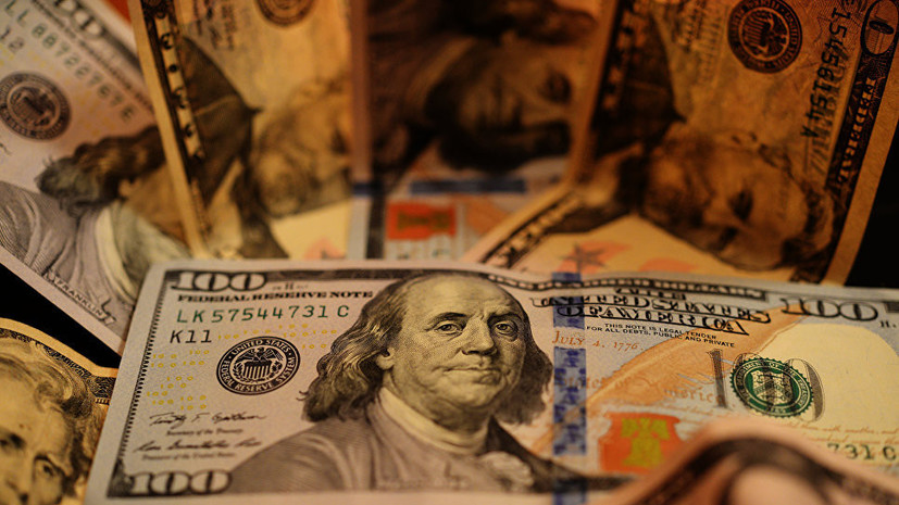 Доллар и евро растут на открытии торгов