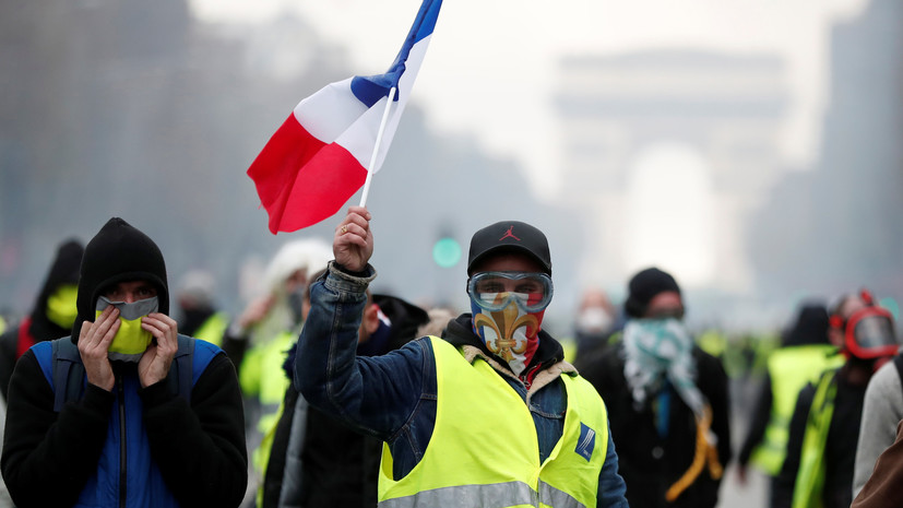 Французский министр заявил, что акции «жёлтых жилетов» нанесли удар по экономике
