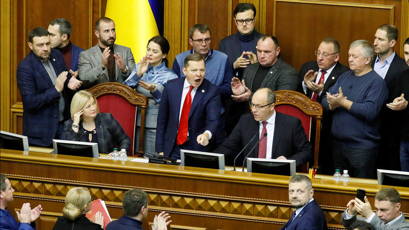 «Судьба задержанных моряков мало кого волнует»: что может стоять за решением Киева ввести военное положение в регионах