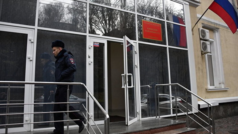 В Симферополе в суд доставлены задержанные украинские моряки