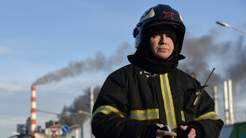 В МЧС сообщили о ликвидации открытого горения на ледоколе в Петербурге