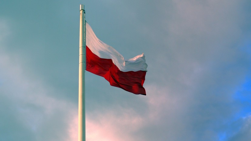 В Польше разослали фальшивые смс с призывом явиться в военкомат из-за Украины