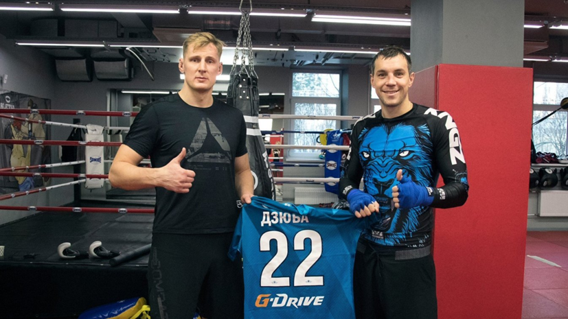 Дзюба провёл совместную тренировку с бойцом UFC Волковым