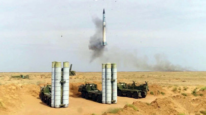Пуск ракеты С-400 на полигоне Капустин Яр в Астраханской области 