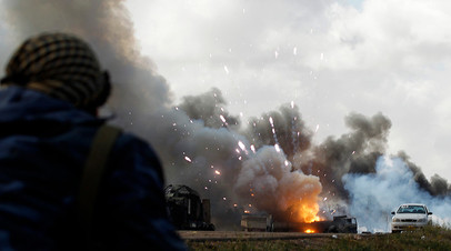 Последствия бомбардировки ВВС НАТО в районе Бенгази 20 марта 2011 года