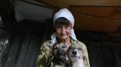 В Саратове пенсионерка и её сын-инвалид живут на пепелище сгоревшего дома