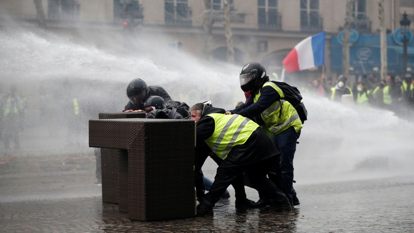 Число пострадавших в ходе протестов в Париже увеличилось до 20