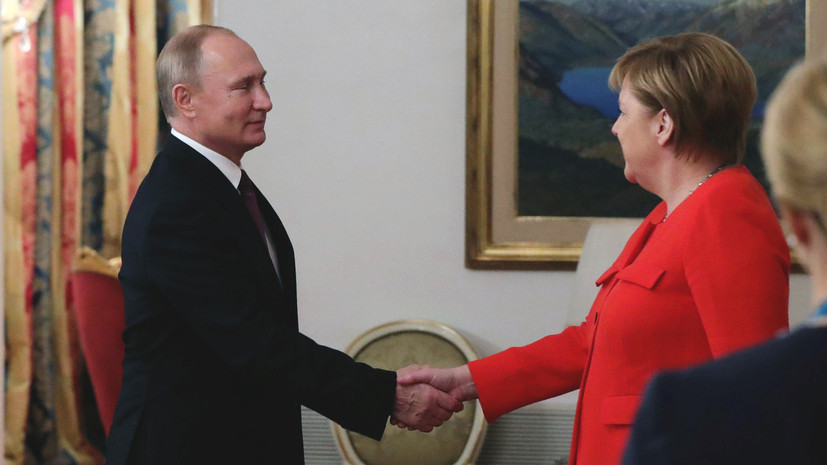 В правительстве Германии рассказали о темах беседы Меркель и Путина