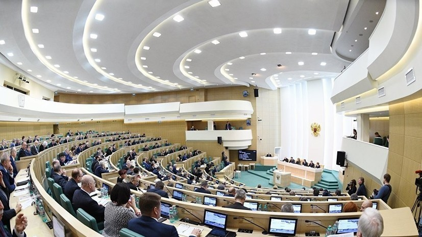 В Совфеде оценили заявление Порошенко о переброске войск