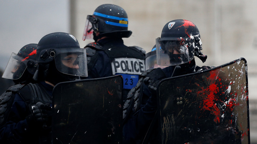 МВД Франции намерено продолжить усиливать меры безопасности на фоне протестов 