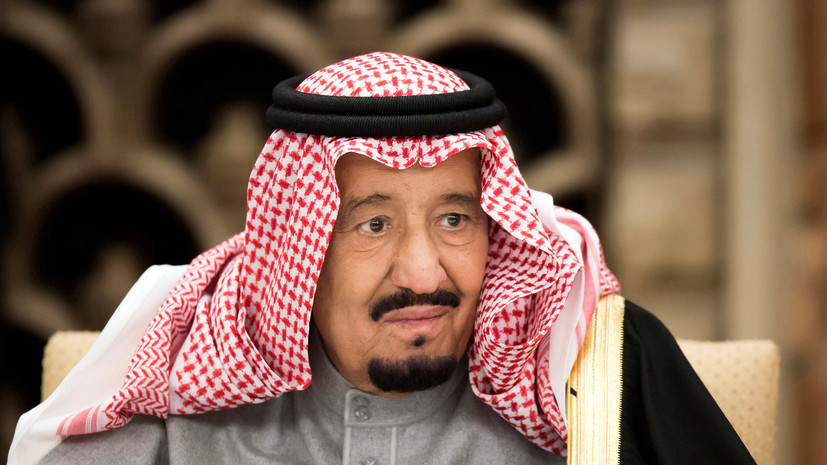 СМИ: Король Саудовской Аравии пригласил эмира Катара на саммит ССАГПЗ