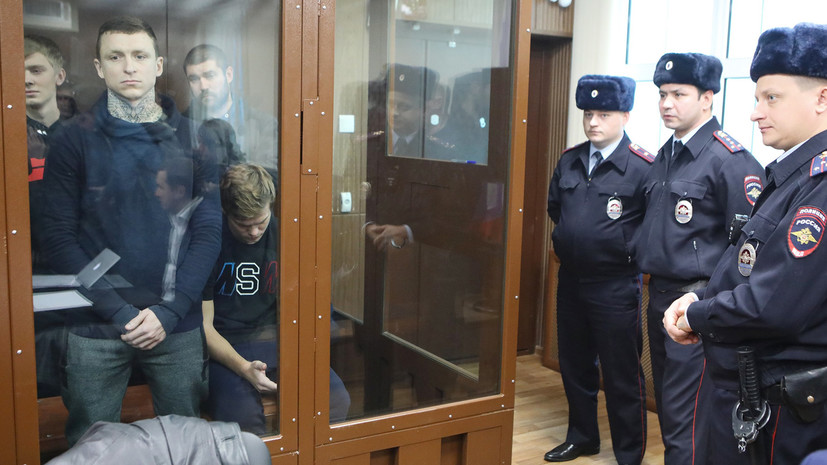 На два месяца: суд продлил арест футболистов Кокорина и Мамаева до 8 февраля
