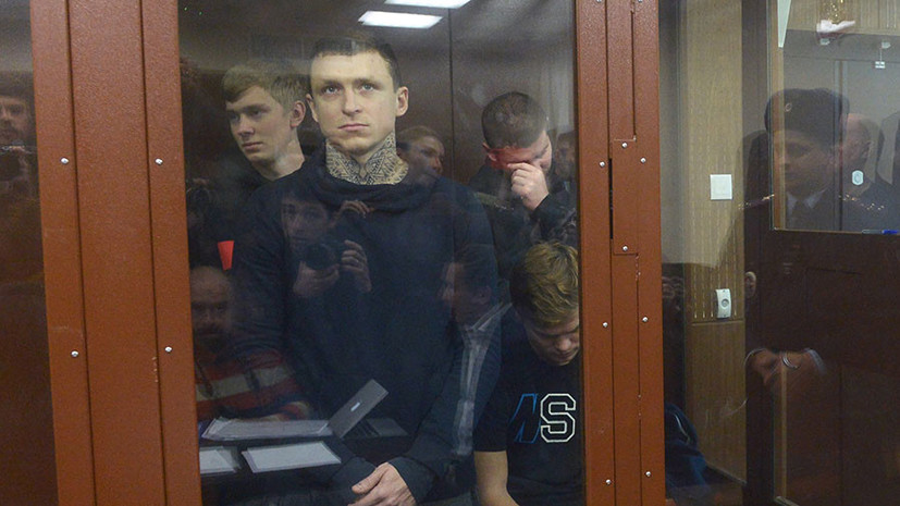 «Следствию ещё есть над чем работать»: как в России отреагировали на продление ареста Кокорина и Мамаева