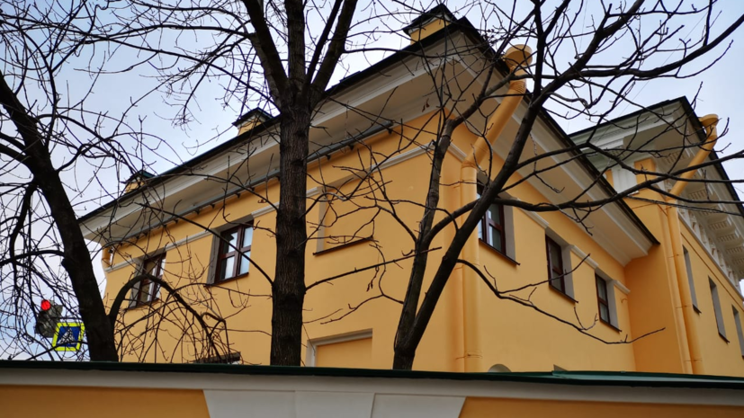 В Петербурге отреставрировали фасады бывшей Гауптвахты, где отбывал наказание Достоевский