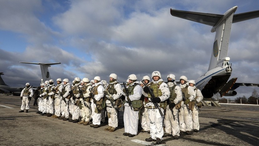 Порошенко сообщил о переброске украинских десантников к границе с Россией