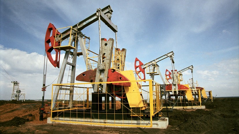 Новак заявил о готовности России сокращать добычу нефти в рамках ОПЕК+
