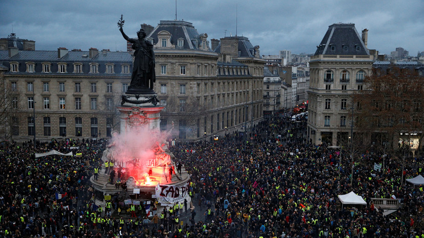 В МВД Франции назвали число принявших участие в протестах 8 декабря