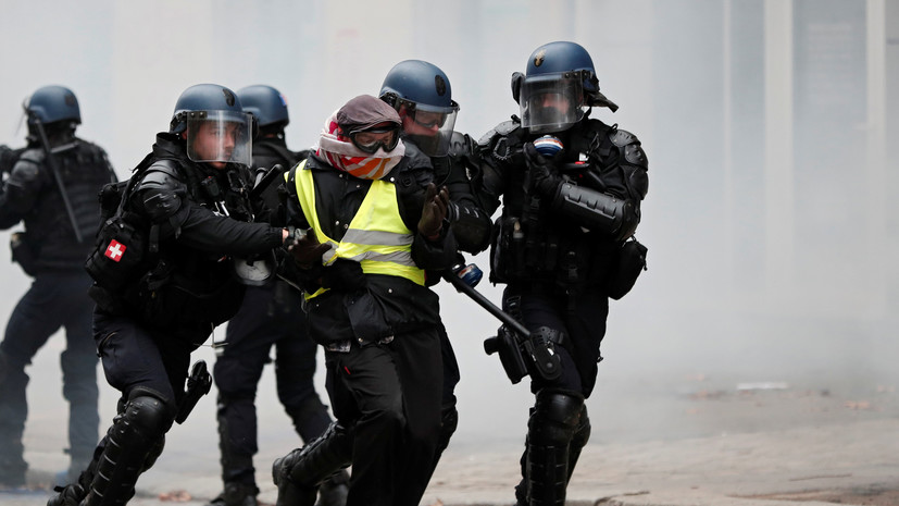 Число задержанных в ходе акций протестов «жёлтых жилетов» во Франции превысило 1700 