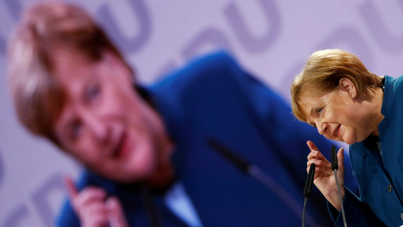 Крамп-Карренбауэр намерена пересмотреть миграционную политику Меркель