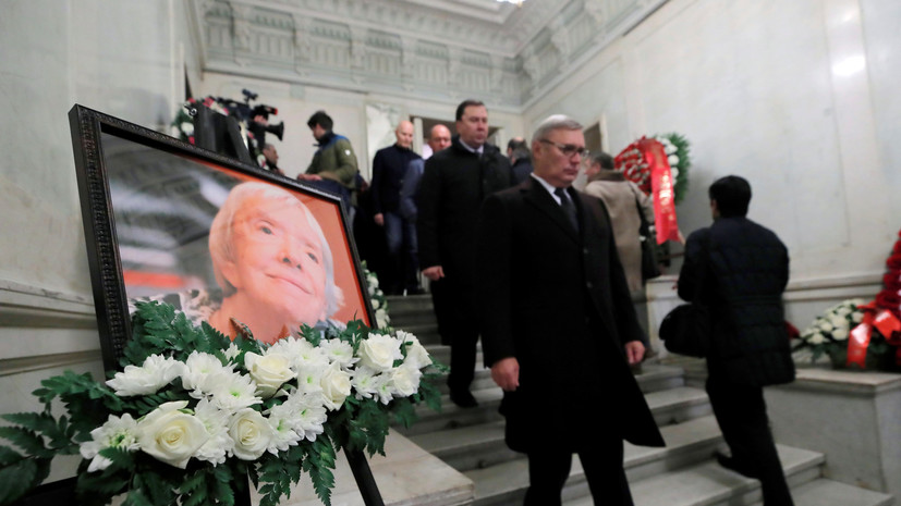 Кириенко заявил о необходимости увековечить память Алексеевой
