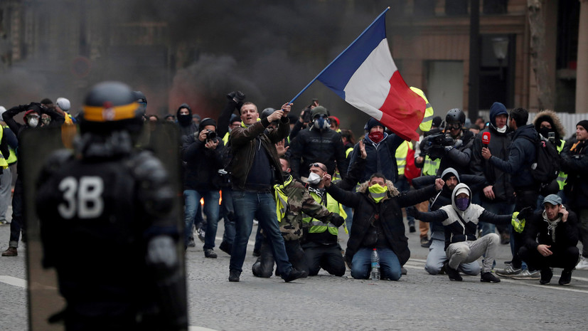Власти Франции усилят меры безопасности на протестах