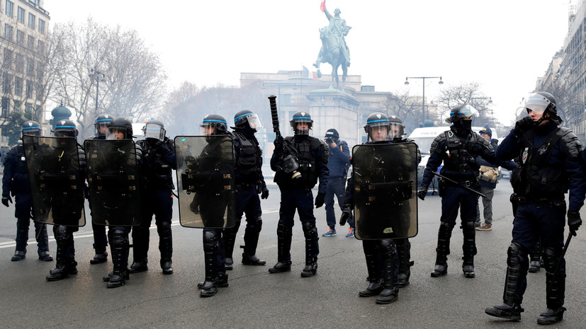Число задержанных на протестах в столичном регионе Франции достигло 79