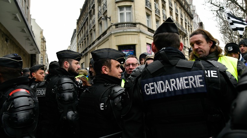 Число задержанных на протестах в столичном регионе Франции превысило 90