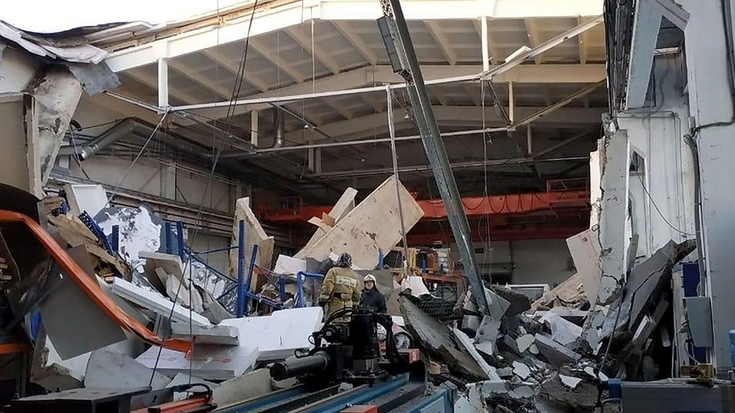 Тела трёх погибших обнаружены на месте обрушения крыши в Дзержинском
