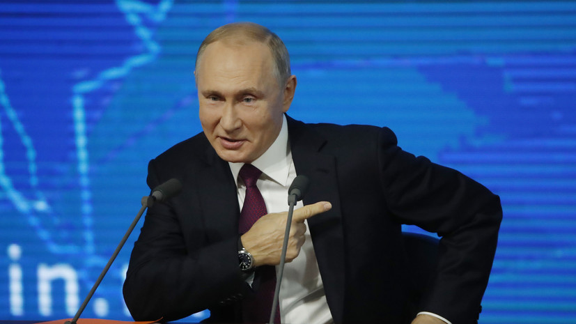 Путин заявил, что в целом доволен работой правительства