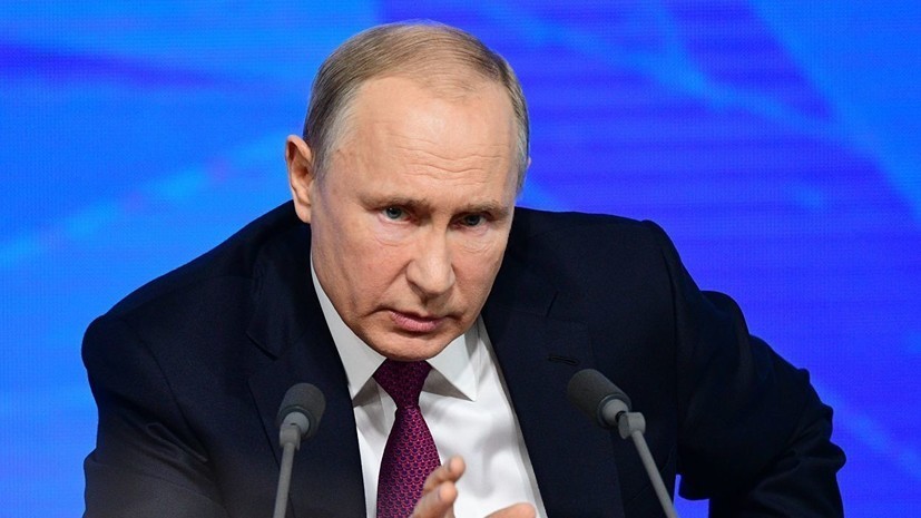 Путин пообещал оказать помощь в строительстве футбольного поля для детей-сирот