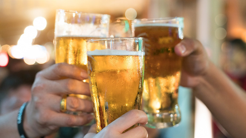 СМИ: Минкомсвязи поддержало законопроект о послаблениях для рекламы пива