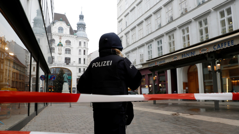 В результате стрельбы в центре Вены погиб один человек