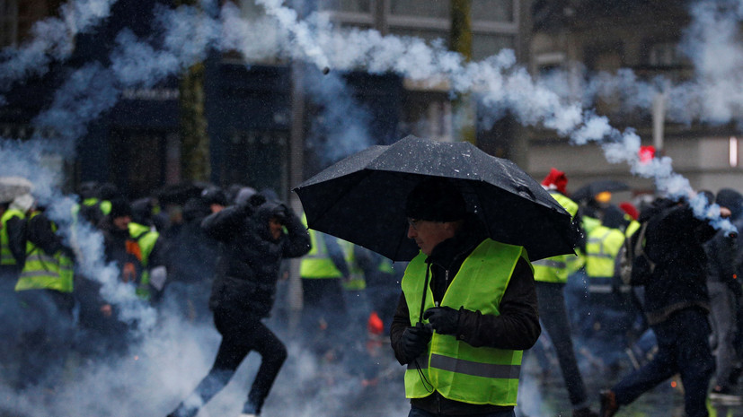 СМИ: Число погибших в ходе протестов «жёлтых жилетов» во Франции увеличилось до десяти