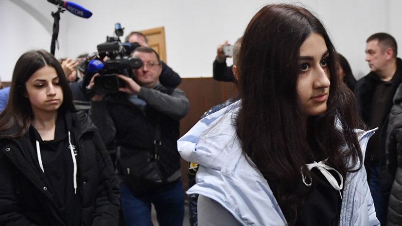Суд продлил меру пресечения сёстрам Хачатурян