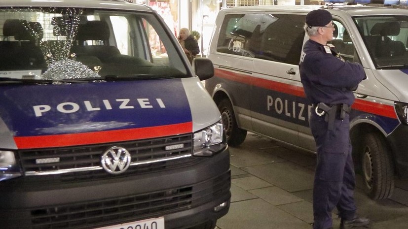 Полиция Вены допускает, что напавшие на церковь могут быть в здании