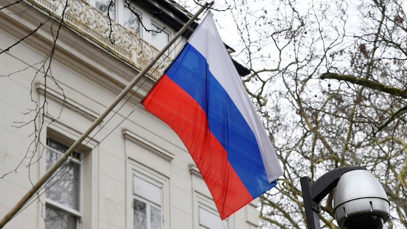 Дипломаты России и Британии впервые с марта получили визы