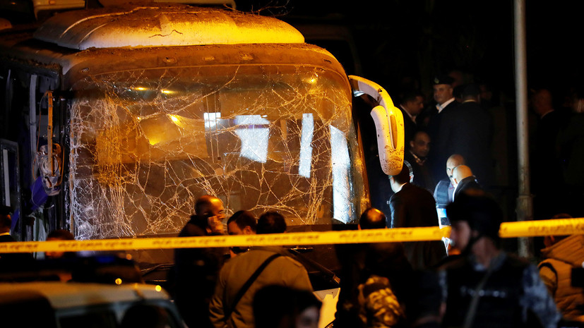 Число погибших при взрыве в автобусе в Египте возросло до трёх
