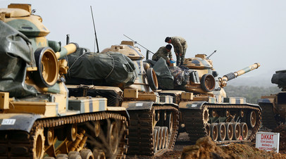 Турецкие танки на турецко-сирийской границе 